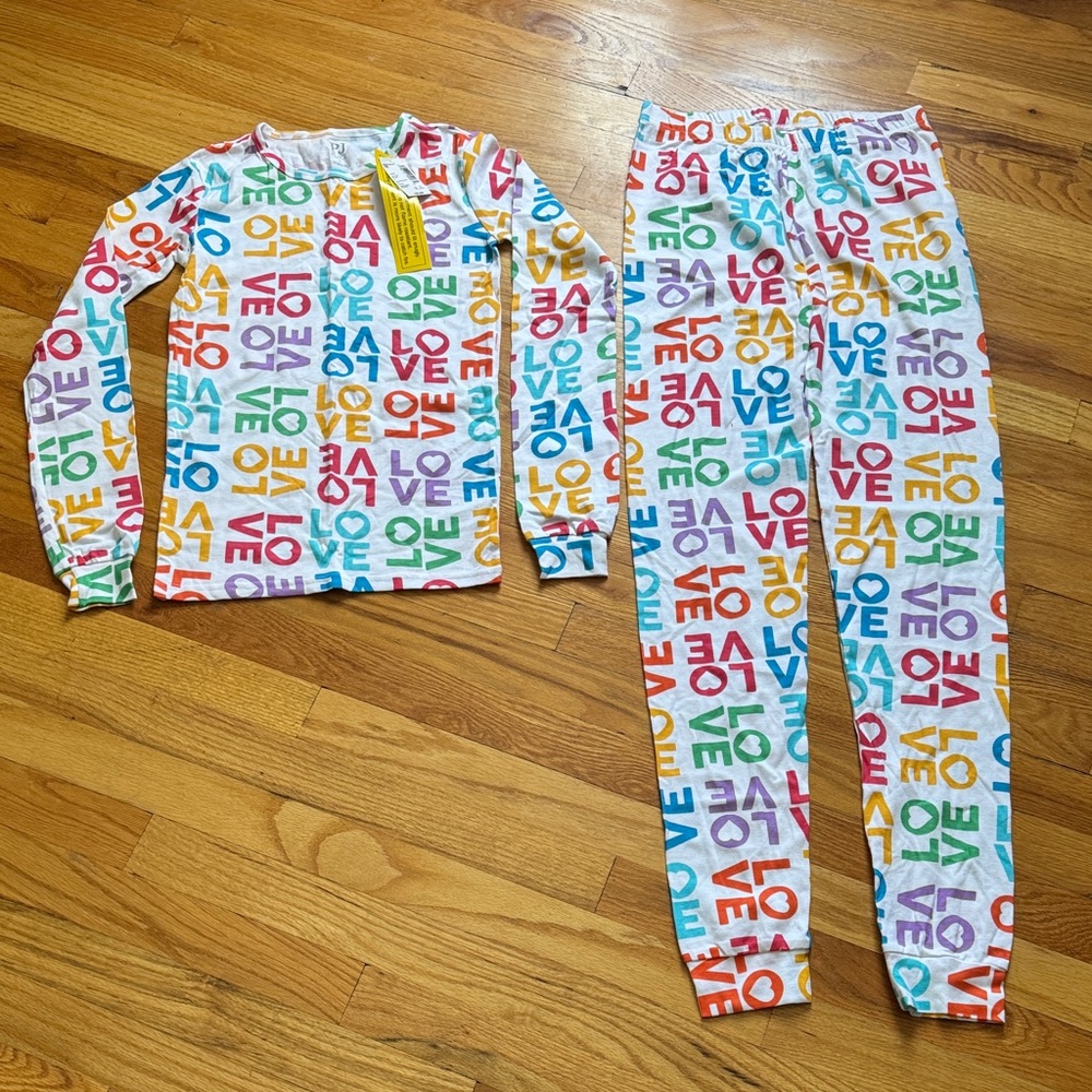 The Children's Place Colorful Love Print Pajama Set